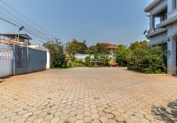 9 Bedroom House For Sale - Slor Kram, Siem Reap thumbnail