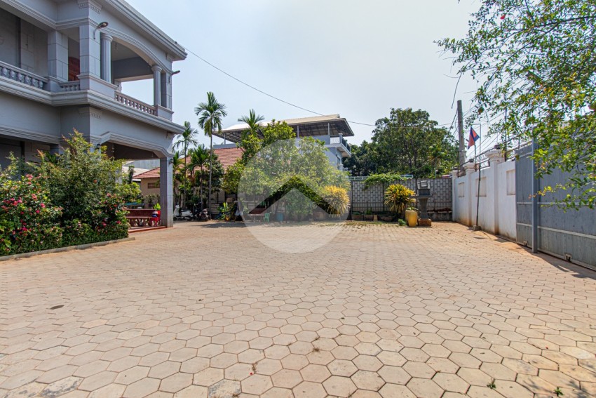 9 Bedroom House For Sale - Slor Kram, Siem Reap