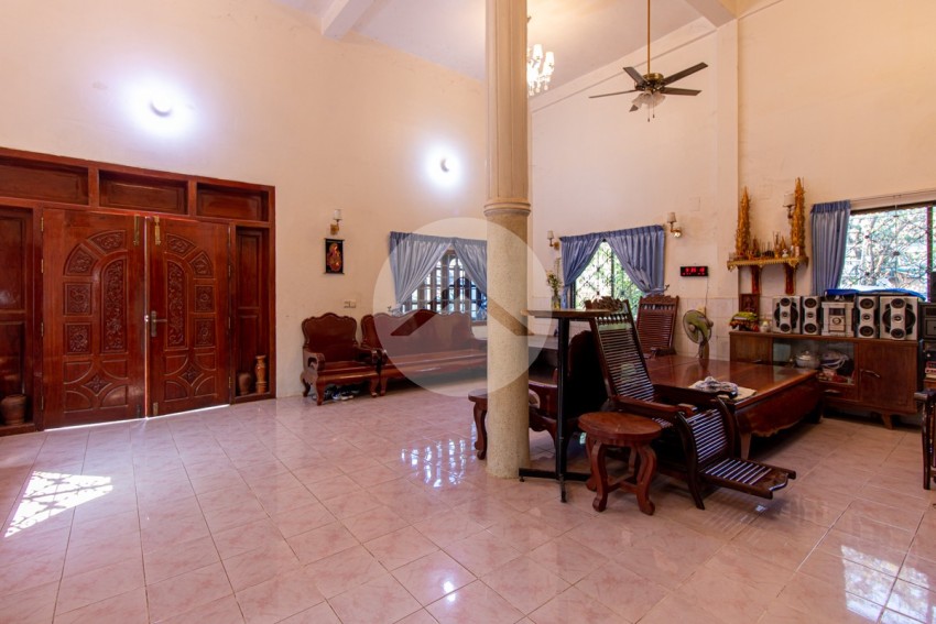 9 Bedroom House For Sale - Slor Kram, Siem Reap