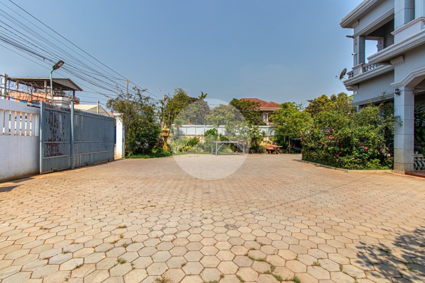 9 Bedroom House For Sale - Slor Kram, Siem Reap