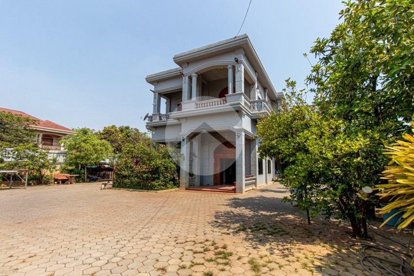 9 Bedroom House For Sale - Slor Kram, Siem Reap