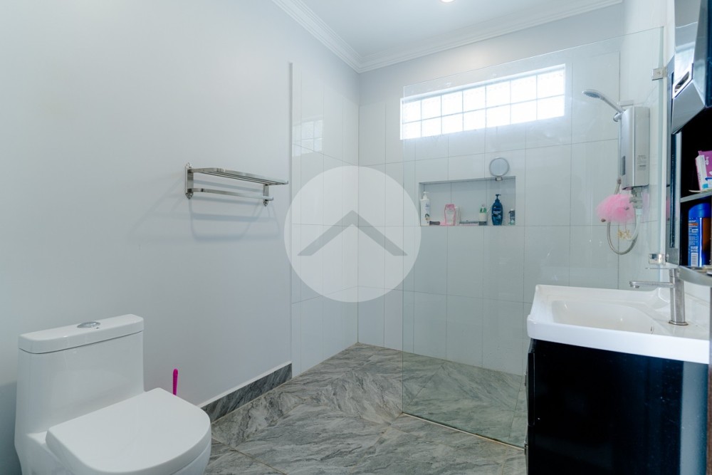 4 Bedroom Villa With Swimming Pool For Sale - Sangkat Siem Reap, Siem Reap - Image 15