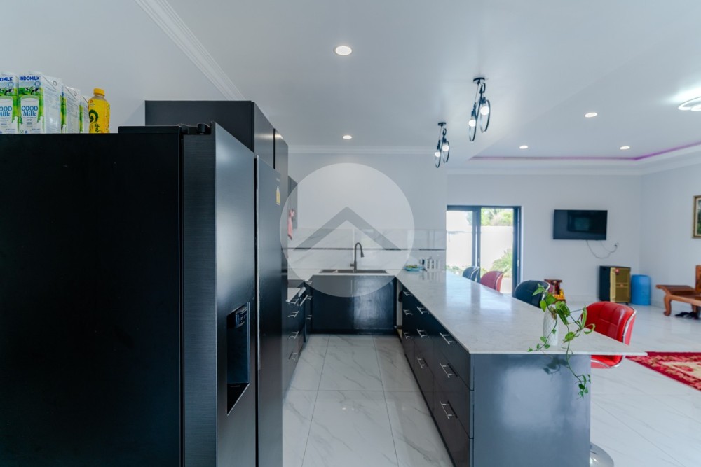 4 Bedroom Villa With Swimming Pool For Sale - Sangkat Siem Reap, Siem Reap - Image 8