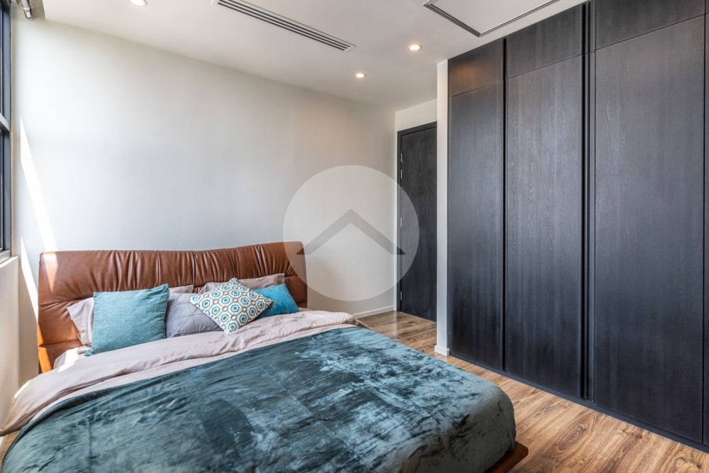 Duplex 2 Bedroom Penthouse For Rent - BKK1, Phnom Penh - Image 12