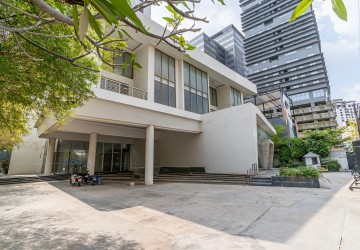 1,240 Sqm Commercial Villa For Rent - Boeung Kak 1, Phnom Penh thumbnail