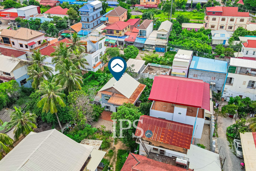 729 Sqm Land and Wooden House For Sale - Svay Dangkum, Siem Reap