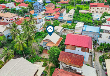 729 Sqm Land and Wooden House For Sale - Svay Dangkum, Siem Reap thumbnail