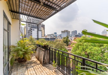 1 Bedroom Apartment For Rent - BKK1, Phnom Penh thumbnail