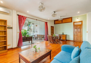 Renovated 2 Bedroom Apartment For Rent – Beoung Prolit, Phnom Penh
