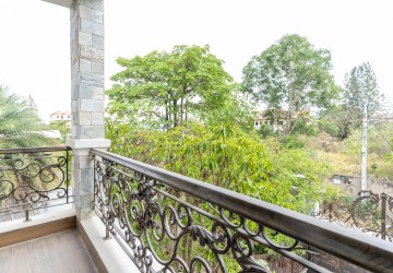 6 Bedroom Villa For Rent - Sen Sok, Phnom Penh thumbnail