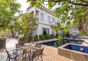 6 Bedroom Villa For Rent - Sen Sok, Phnom Penh thumbnail