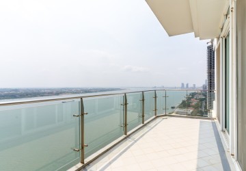 4 Bedroom Condo For Rent - Chroy Changvar, Phnom Penh thumbnail