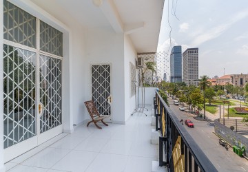 2 Bedroom Apartment For Rent - Wat Phnom, Phnom Penh thumbnail