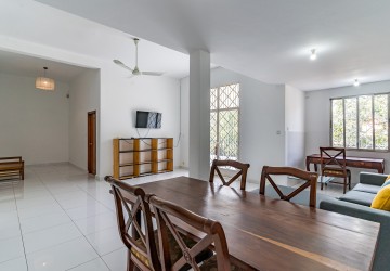 2 Bedroom Apartment For Rent - Wat Phnom, Phnom Penh thumbnail