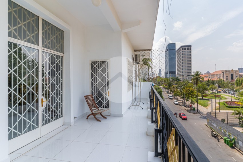 2 Bedroom Apartment For Rent - Wat Phnom, Phnom Penh