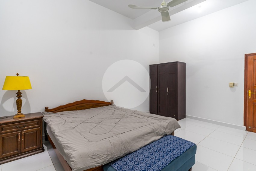 2 Bedroom Apartment For Rent - Wat Phnom, Phnom Penh