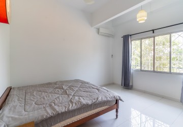 2 Bedroom Apartment For Rent - Wat Phnom, Phnom Penh thumbnail