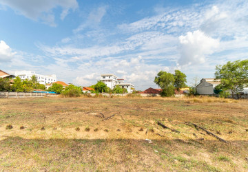 7,037 Sqm Commercial Land For Sale - Svay Dangkum, Siem Reap thumbnail