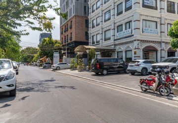 140 Sqm Retail Space For Rent - Chakto Mukh, Phnom Penh thumbnail