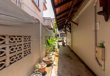 19 Bedroom Guesthouse For Sale - Sala Kamreuk, Siem Reap thumbnail