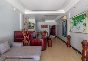 19 Bedroom Guesthouse For Sale - Sala Kamreuk, Siem Reap thumbnail