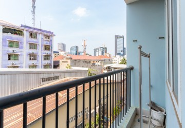 3 Bedroom Serviced Apartment For Rent - Beoung Prolit, Phnom Penh thumbnail