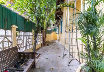 2 Bedroom Colonial Villa  For Rent - Wat Phnom, Phnom Penh thumbnail