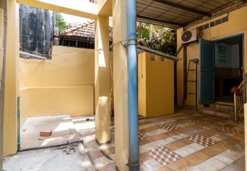 2 Bedroom Colonial Villa  For Rent - Wat Phnom, Phnom Penh thumbnail