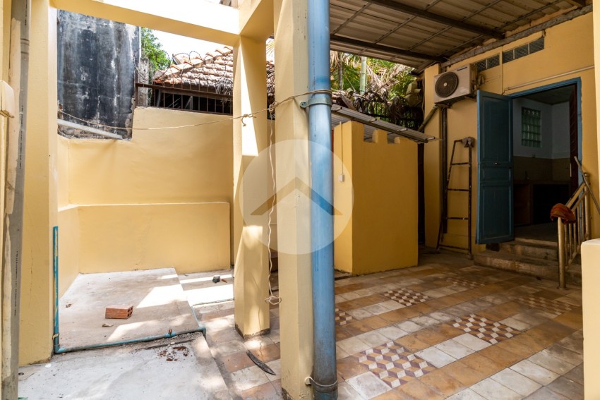 2 Bedroom Colonial Villa  For Rent - Wat Phnom, Phnom Penh