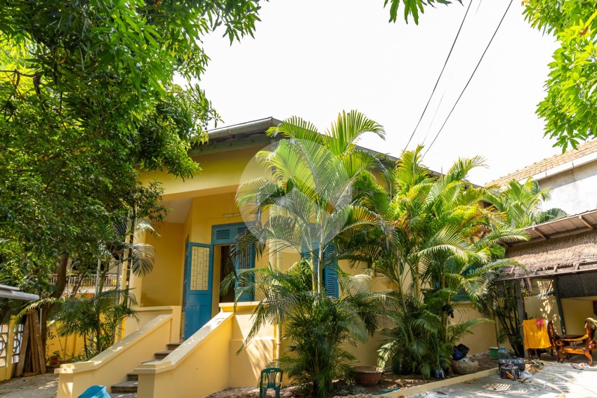 2 Bedroom Colonial Villa  For Rent - Wat Phnom, Phnom Penh