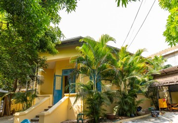 2 Bedroom Colonial Villa  For Rent - Wat Phnom, Phnom Penh thumbnail