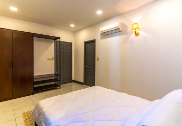 2 Bedroom Apartment For Rent - BKK1, Phnom Penh thumbnail