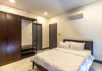 2 Bedroom Apartment For Rent - BKK1, Phnom Penh thumbnail