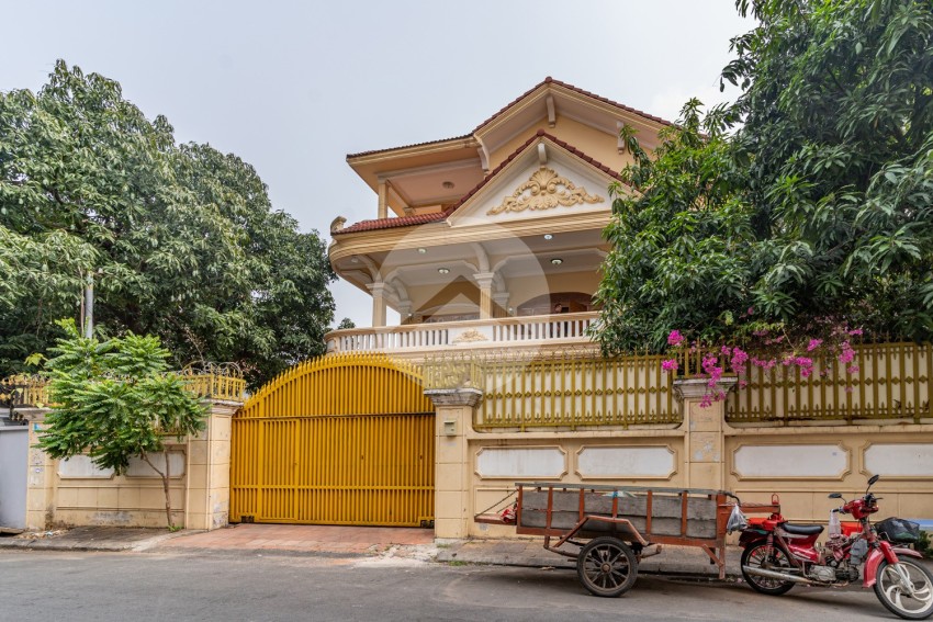 10 Bedroom Commercial Villa For Rent - BKK3, Phnom Penh