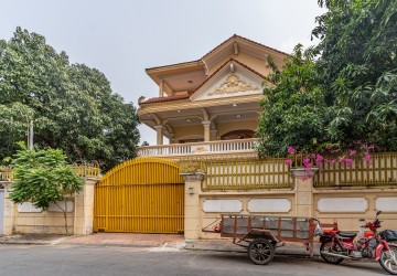 10 Bedroom Commercial Villa For Rent - BKK3, Phnom Penh thumbnail