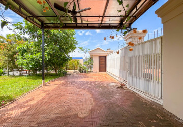 2 Bedroom Villa For Rent - Chreav, Siem Reap thumbnail