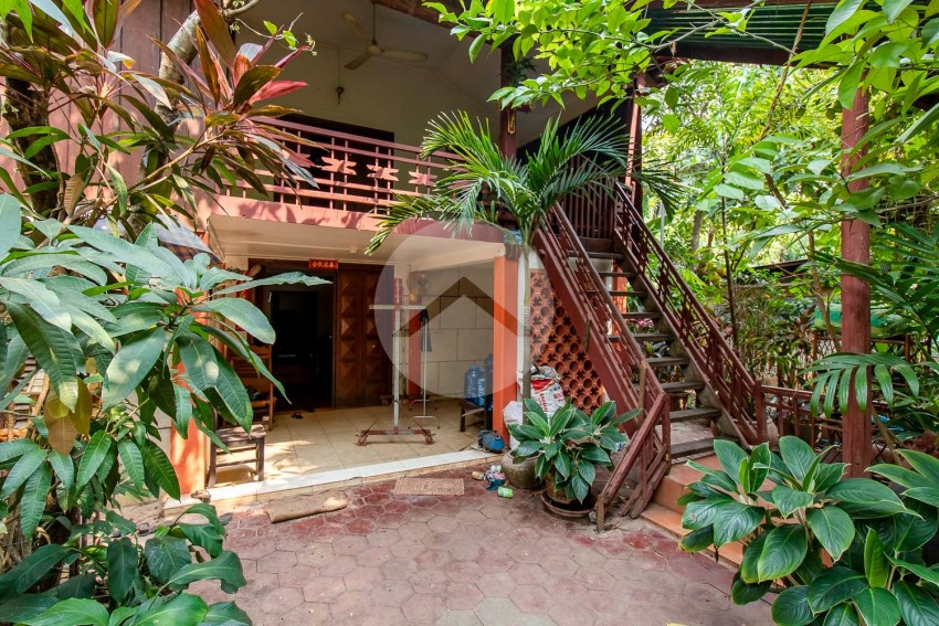 5 Bedroom Wooden House For Sale - Near Riverside, Sala Kamreuk, Siem Reap