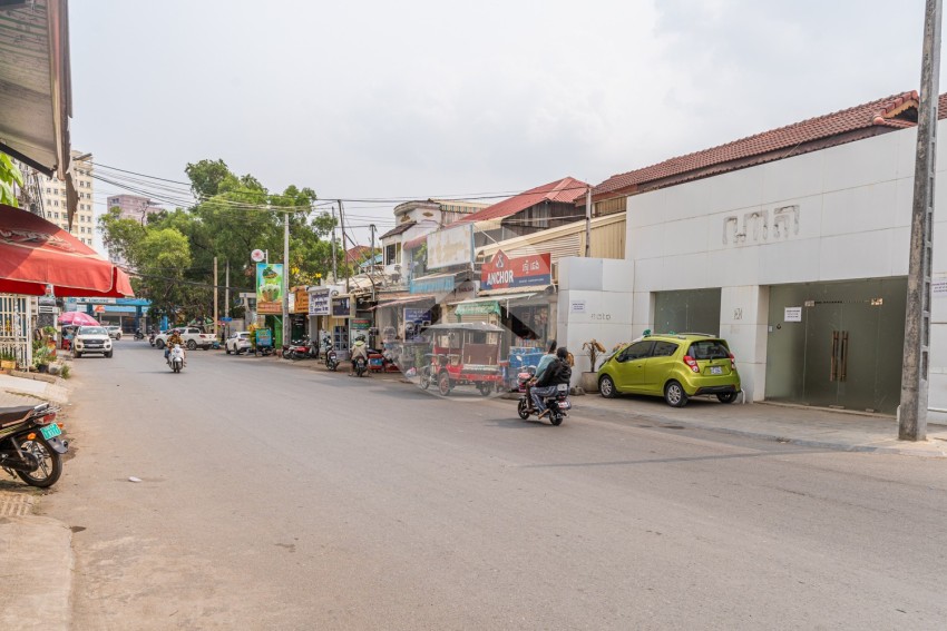 200 Sqm Retail Space For Rent - Phsar Daeum Thkov, Phnom Penh