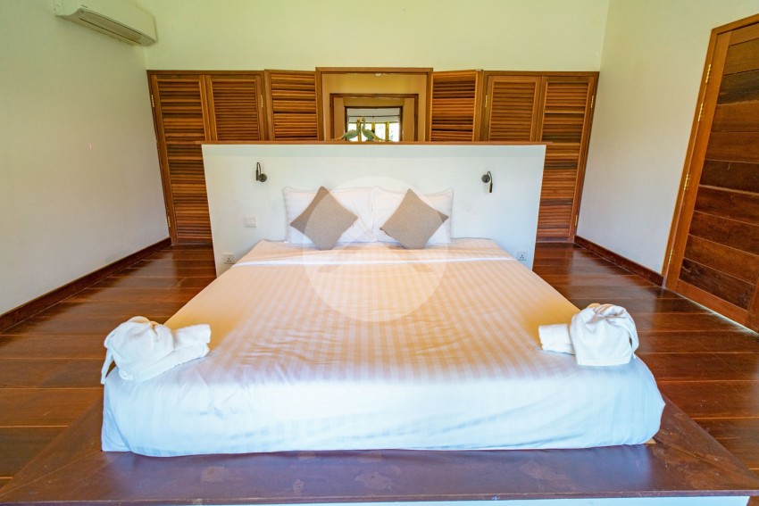 3,180 Sqm Land with 5-bedroom Luxury Villa For Sale in Kampot - Cambodia