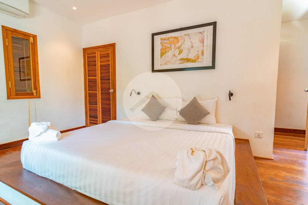 3,180 Sqm Land with 5-bedroom Luxury Villa For Sale in Kampot - Cambodia - Image 4
