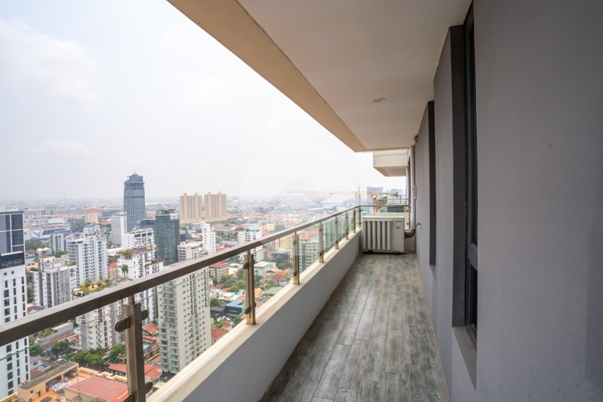 4 Bedroom Duplex Penthouse For Rent - BKK1, Phnom Penh