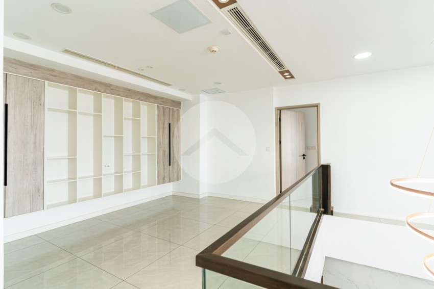 4 Bedroom Duplex Penthouse For Rent - BKK1, Phnom Penh