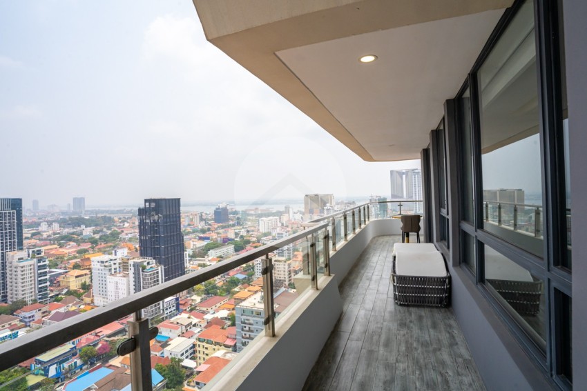 4 Bedroom Duplex Penthouse For Rent - BKK1, Phnom Penh