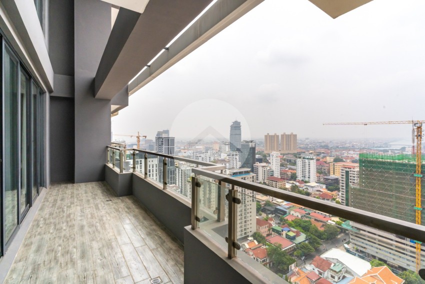 26th Floor-5 Bedroom Duplex Penthouse For Sale - Picasso City Garden, BKK1, Phnom Penh