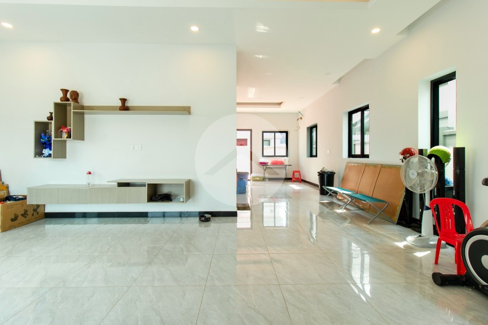 3 Bedroom Villa For Sale - Kandaek, Prasat Bakong, Siem Reap - Image 2