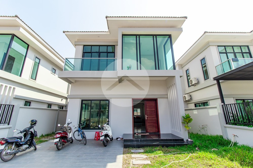 3 Bedroom Villa For Sale - Kandaek, Prasat Bakong, Siem Reap