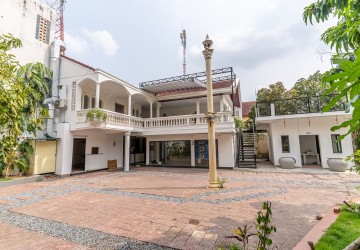 4 Bedroom Commercial Villa For Rent - Boeung Kak 2, Phnom Penh thumbnail