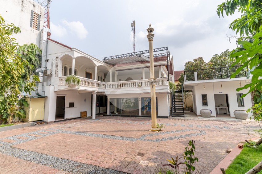 4 Bedroom Commercial Villa For Rent - Boeung Kak 2, Phnom Penh