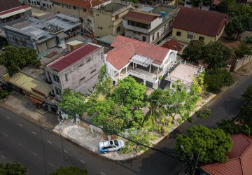 4 Bedroom Commercial Villa For Rent - Boeung Kak 2, Phnom Penh thumbnail
