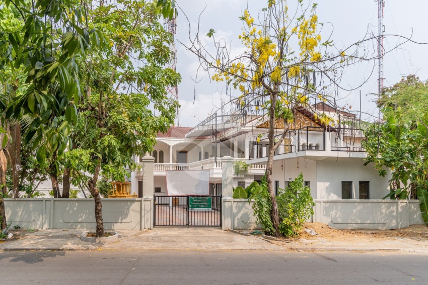 4 Bedroom Commercial Villa For Rent - Boeung Kak 2, Phnom Penh